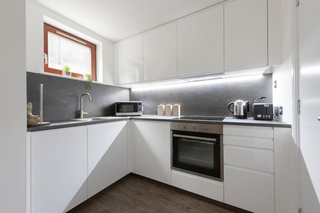 Park View Apartments Лондон Экстерьер фото